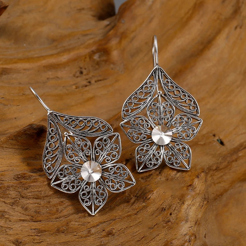 Romantic Silver Earring for Special Moments