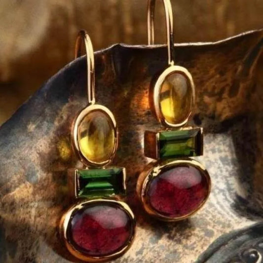 Charming Gold Earring for Any Occasion