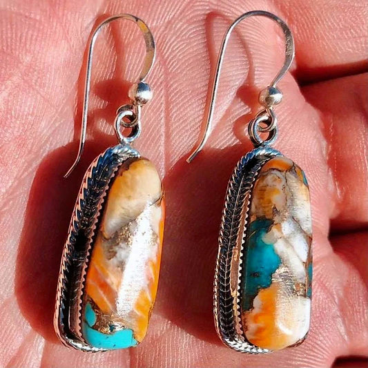 Charming Silver Earring for Any Occasion