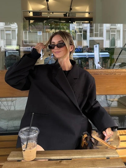 JO | Oversized blazer with a twist