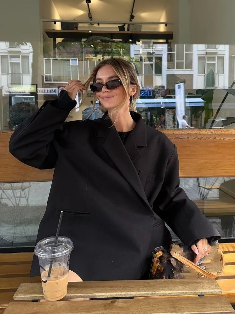 JO | Oversized blazer with a twist