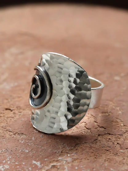 Charming Silver Ring for Any Occasion