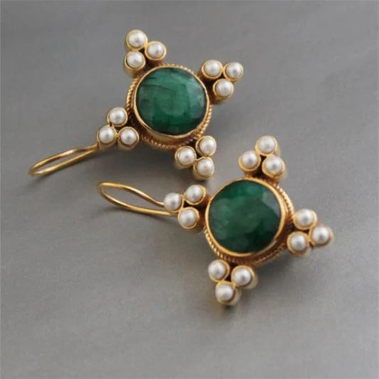 Charming Gold Earring for Any Occasion