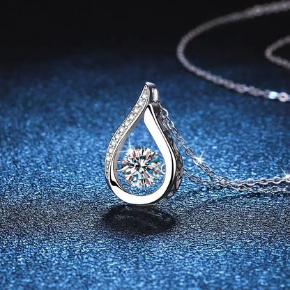 Charming Silver Necklace for Any Occasion