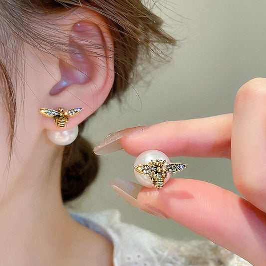 Stunning Gold Earring for Daily Wear