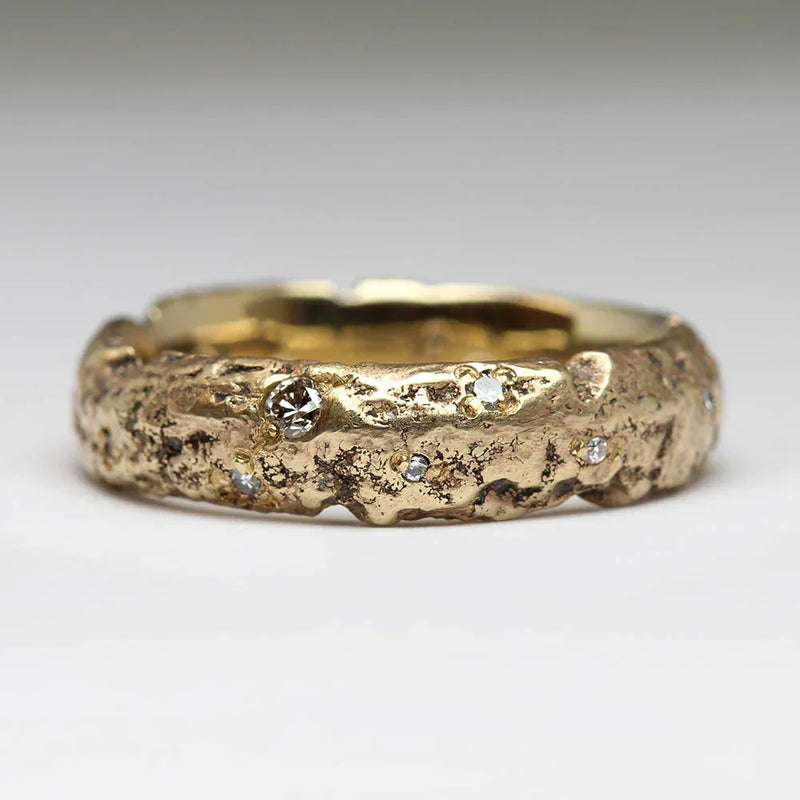 Charming Gold Ring for Any Occasion