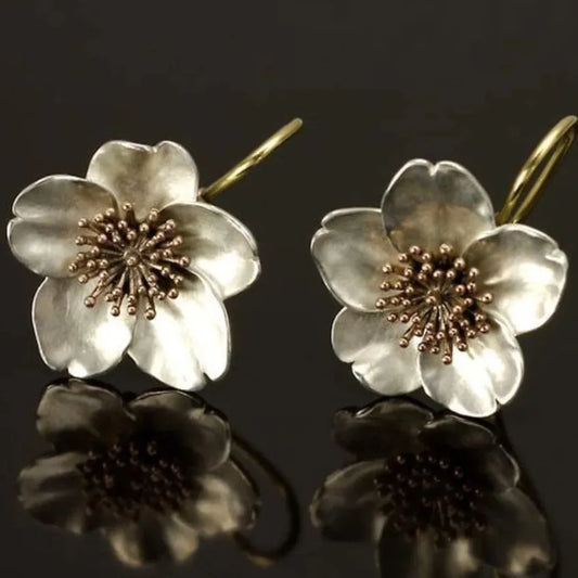 Elegant Gold Earring for Every Occasion