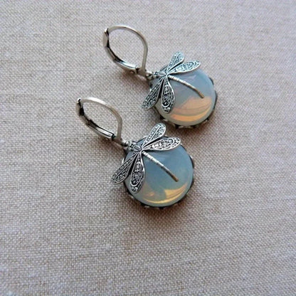 Romantic Silver Earring for Special Moments