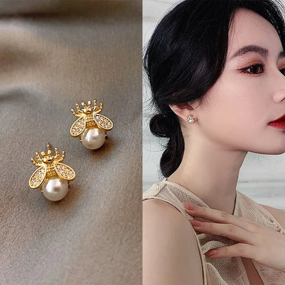 Stunning Gold Earring for Daily Wear