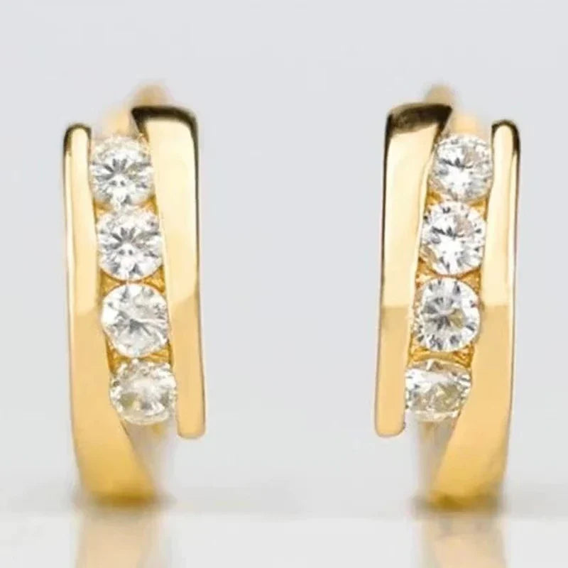 Charming Gold Earring for Any Occasion