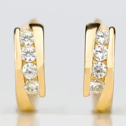 Charming Gold Earring for Any Occasion
