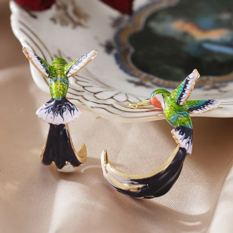 Charming Earring for Any Occasion