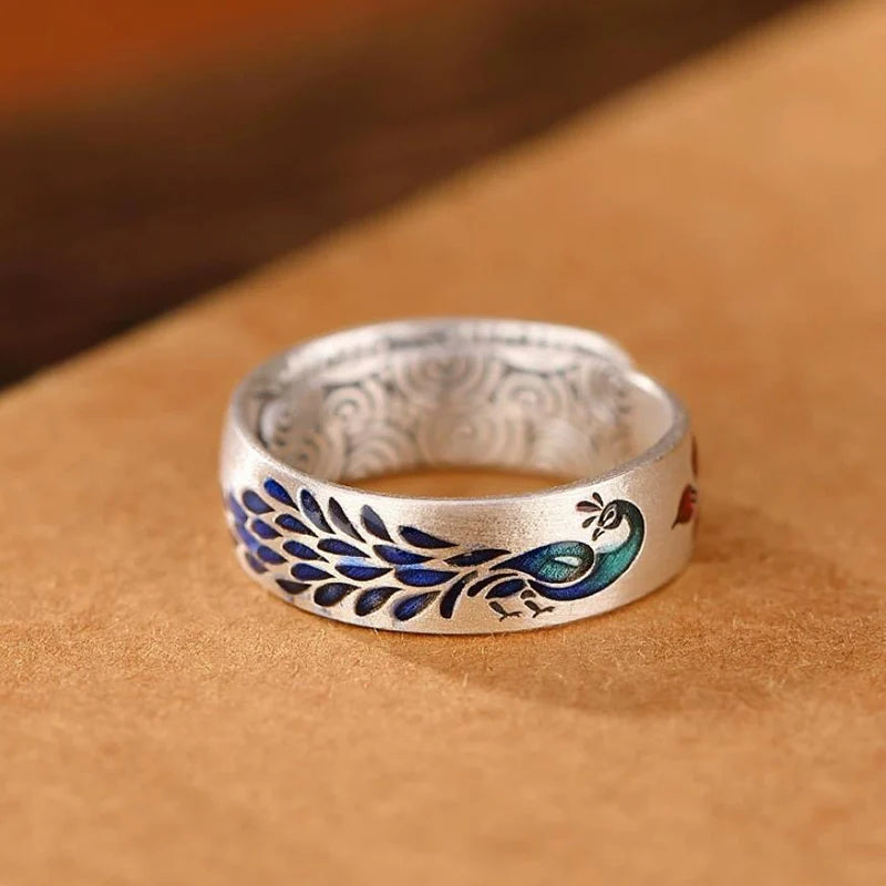 Classic Silver Ring with Timeless Appeal