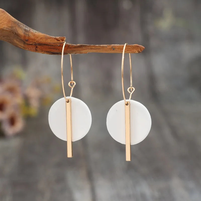 Classic Gold Earring with Timeless Appeal