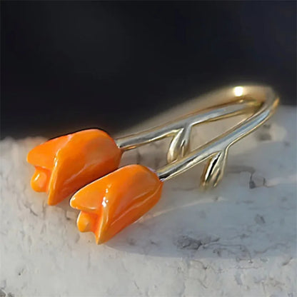 Charming Gold Earring for Any Occasion