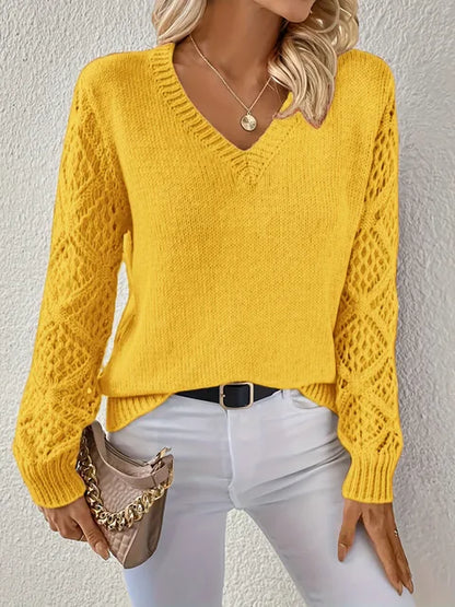JO | Solid V-neck knitted sweater