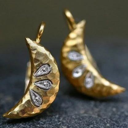 Beautiful Gold Earring with Unique Style