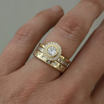 Beautiful Gold Set with Unique Style