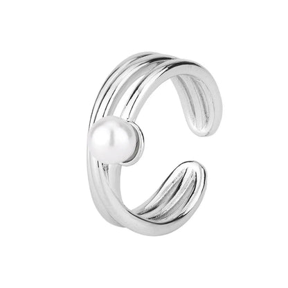 Classic Silver Ring with Timeless Appeal