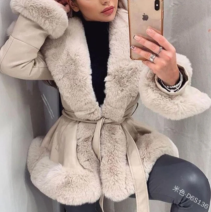 JO | elegant fur coat
