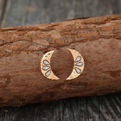 Beautiful Gold Earring with Unique Style