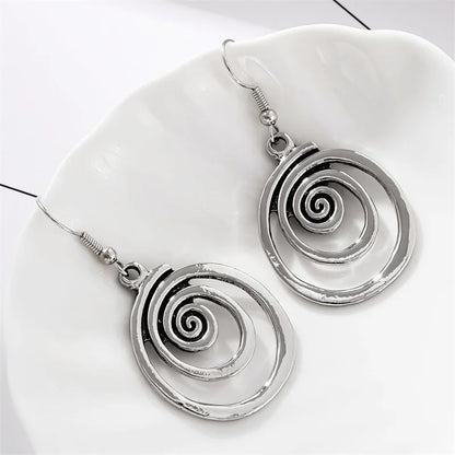 Charming Silver Earring for Any Occasion