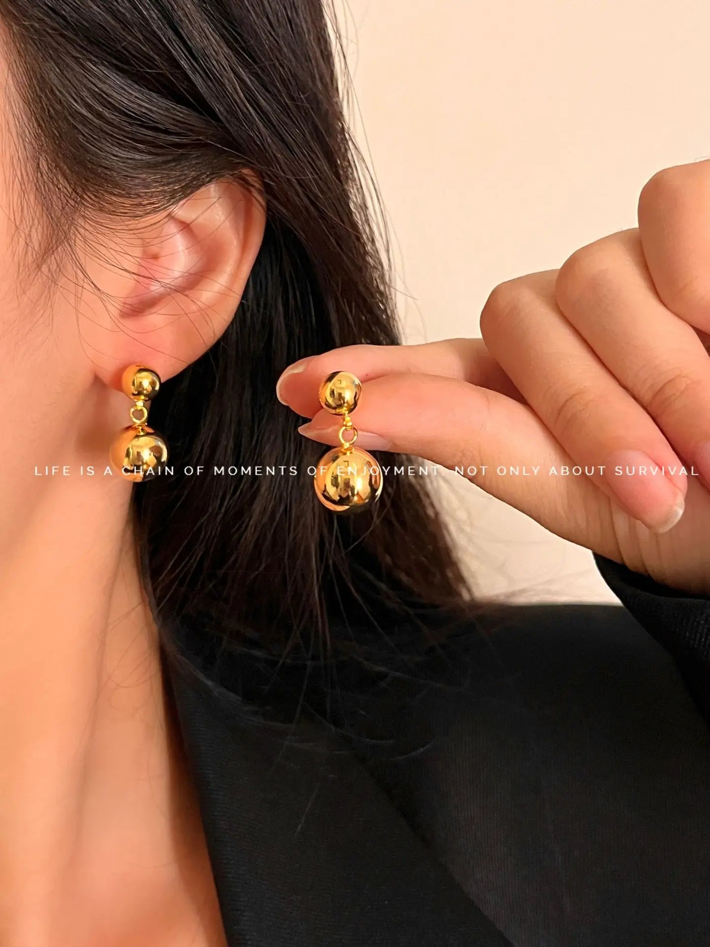 Stunning Gold Earring for Daily Wear