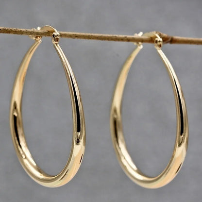 Charming Gold Earring for Any Occasion