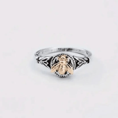 Classic Gold Ring with Timeless Appeal