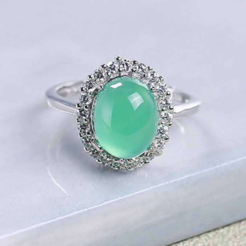 Classic Silver Ring with Timeless Appeal