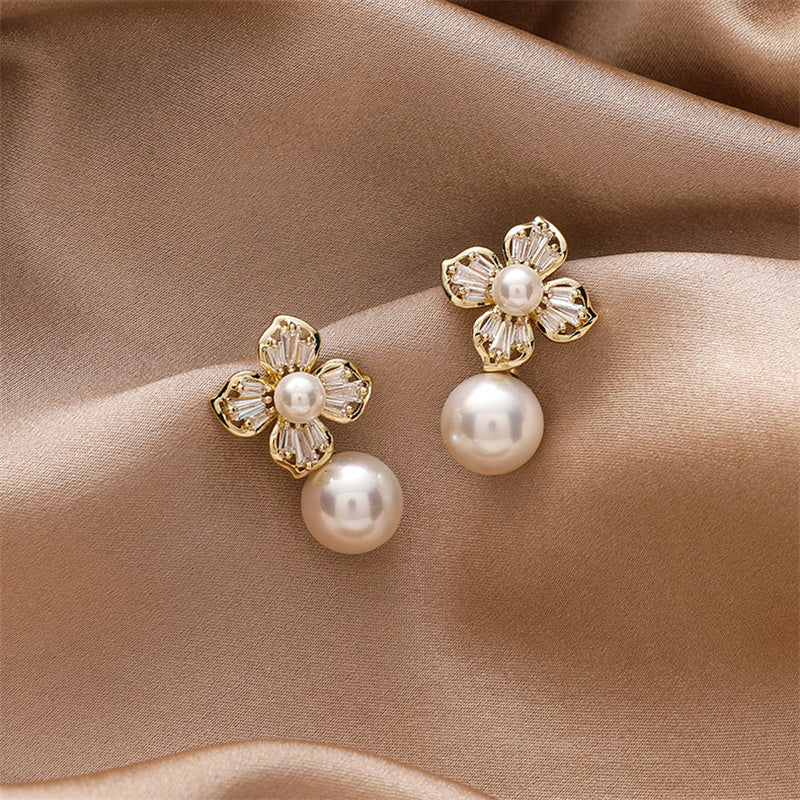 Romantic Pearl Earring for Special Moments