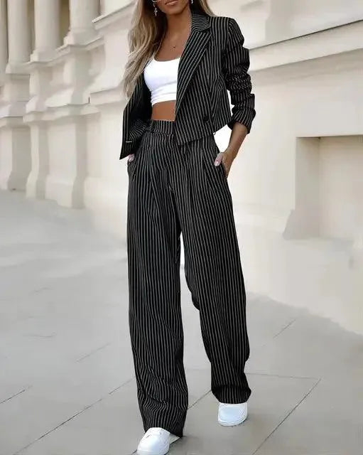 JO | Stylish women's blazer with matching trousers