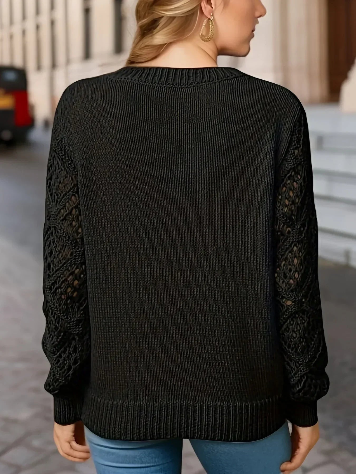 JO | Solid V-neck knitted sweater
