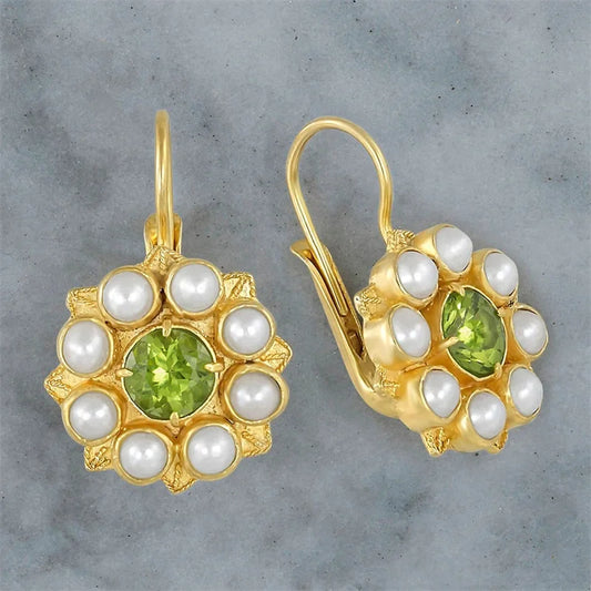 Charming Gold Earring for Any Occasion