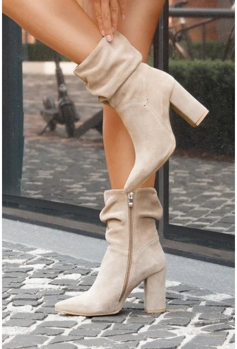 Boots with suede block heel