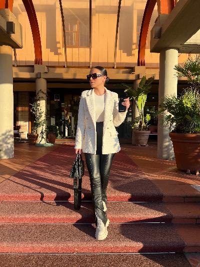 JO | Elegant texture blazer for women