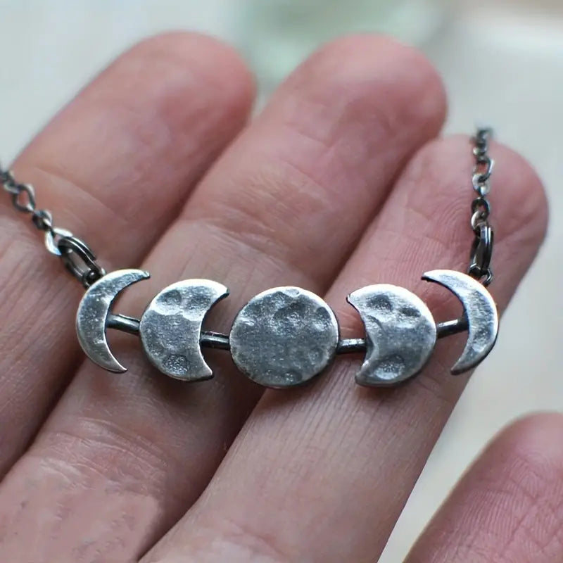 Romantic Silver Necklace for Special Moments