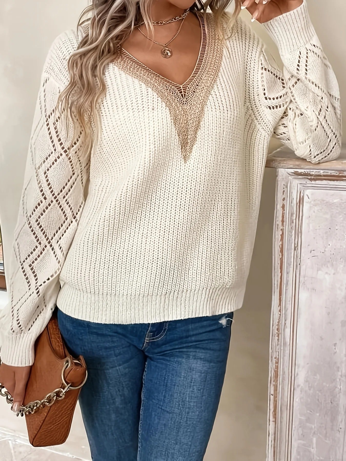 JO | MW - Stylish knitted sweater with V-neckline