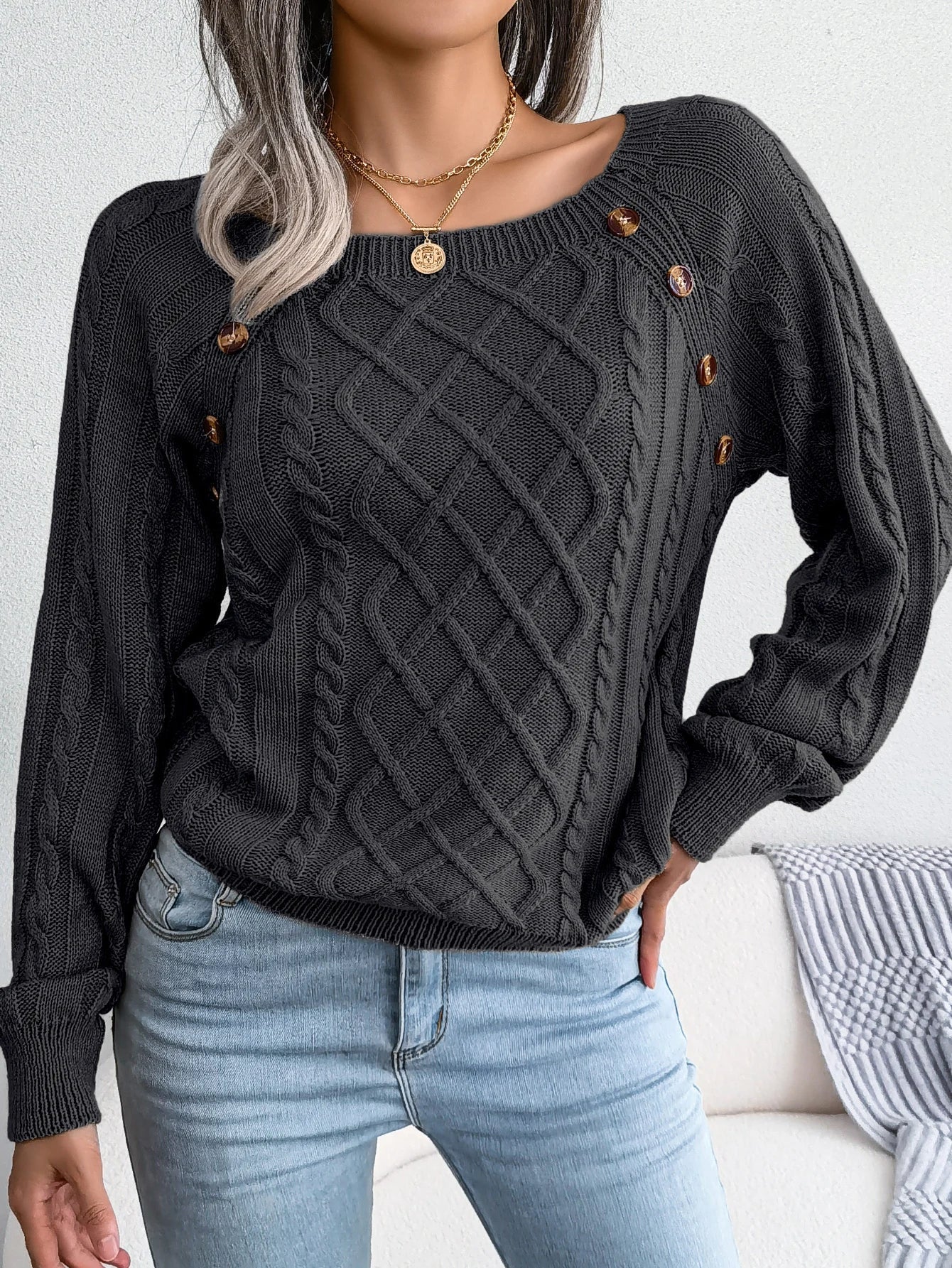 JO | MW - Stylish cable knit sweater