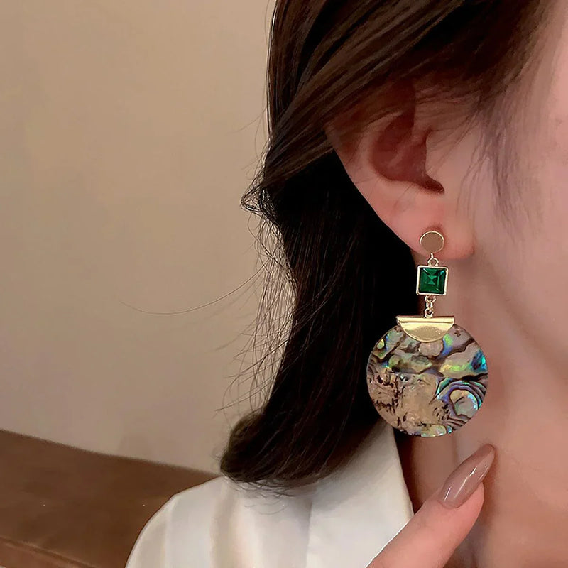 Charming Earring for Any Occasion