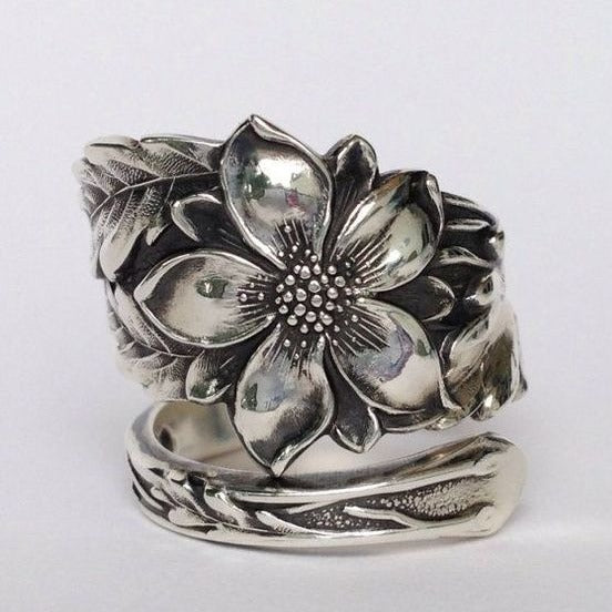 Charming Silver Ring for Any Occasion