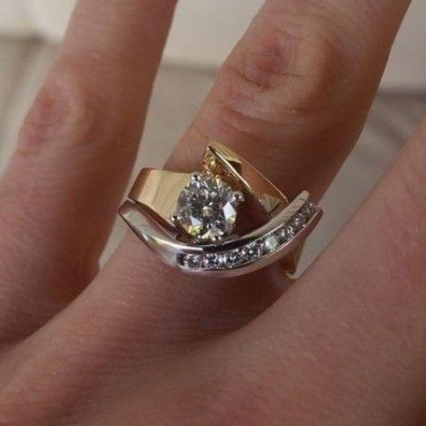 Charming Gold Ring for Any Occasion