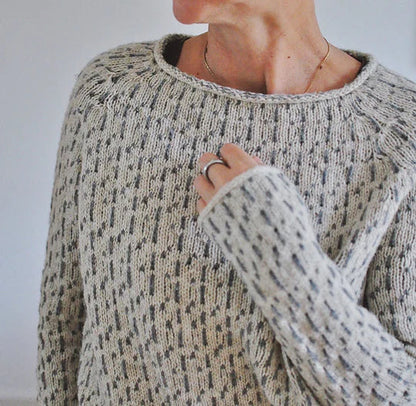JO | Chic gray sweater with round neckline