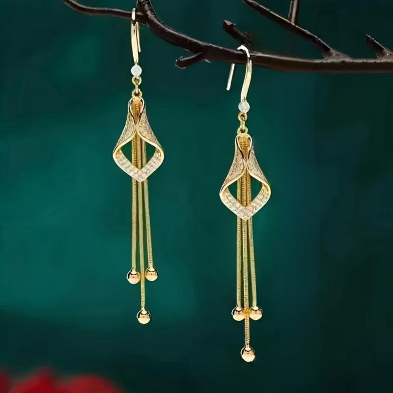 Elegant Gold Earring for Every Occasion