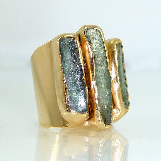 Charming Gold Ring for Any Occasion