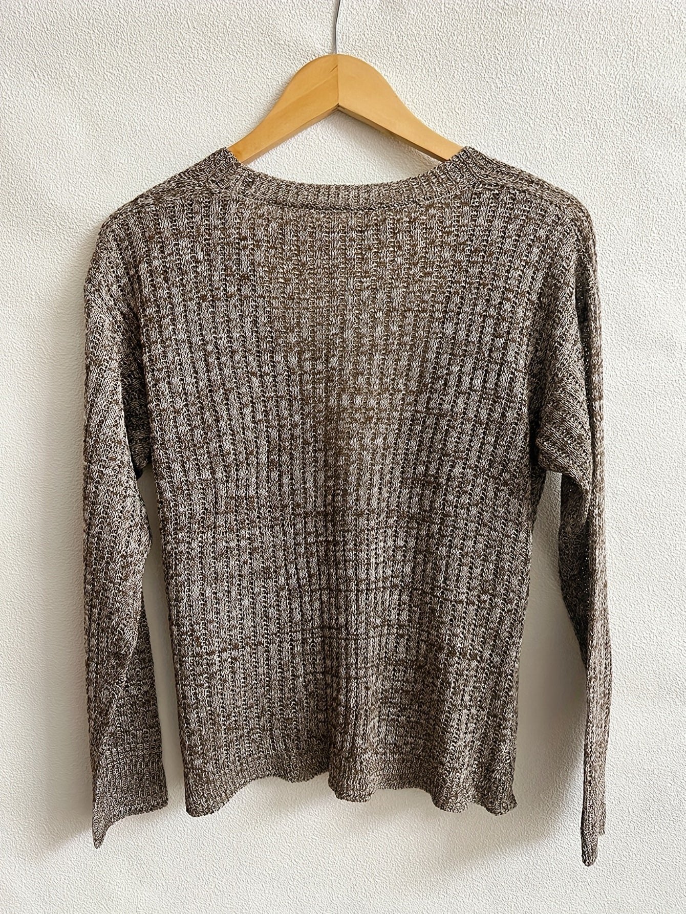 JO | Modern and versatile winter sweater