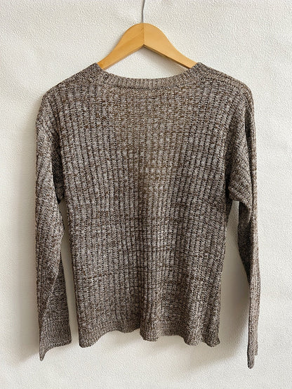 JO | Modern and versatile winter sweater