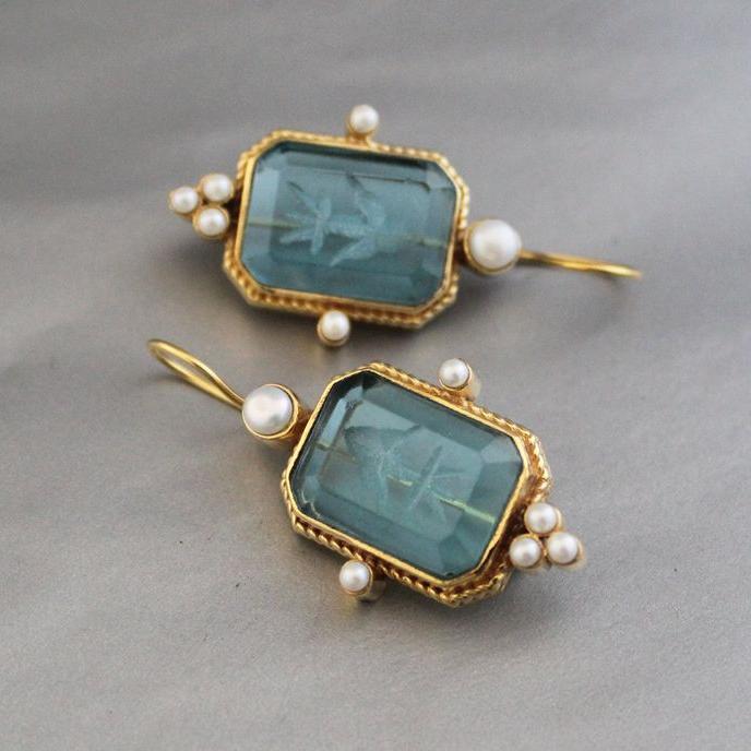 Stunning Pearl Earring for Daily Wear