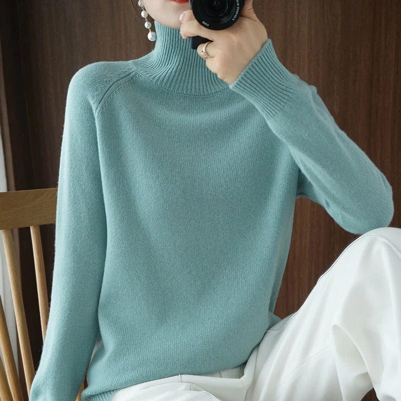 JO | Stylish turtleneck sweater