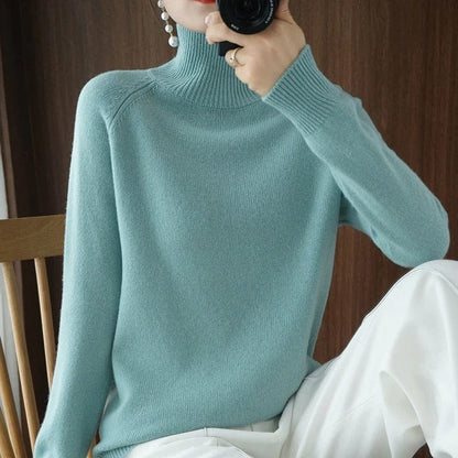 JO | Stylish turtleneck sweater
